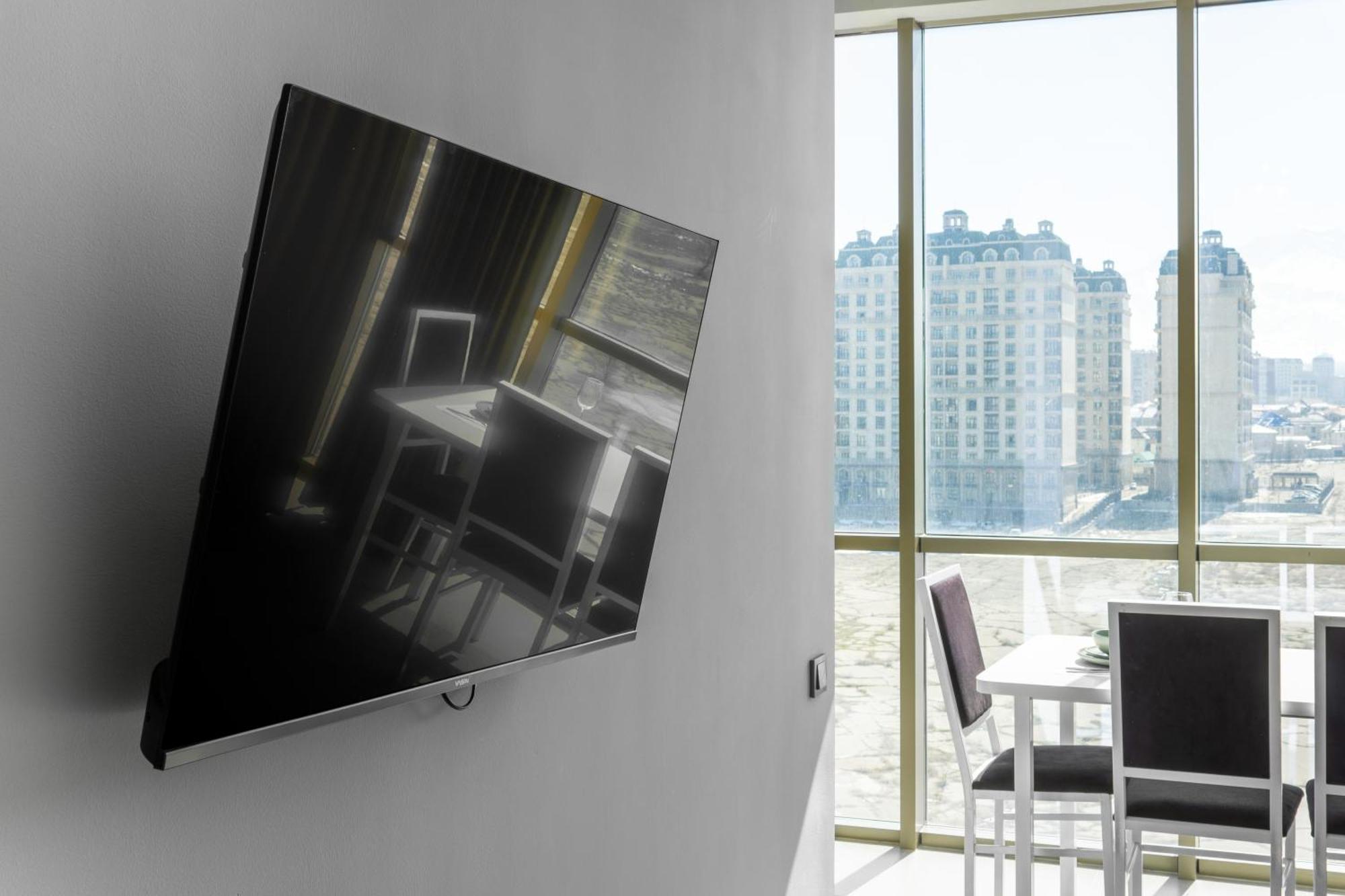 9Th And 6Th Floor Stylish Apartments With Mountainvista Biszkek Zewnętrze zdjęcie