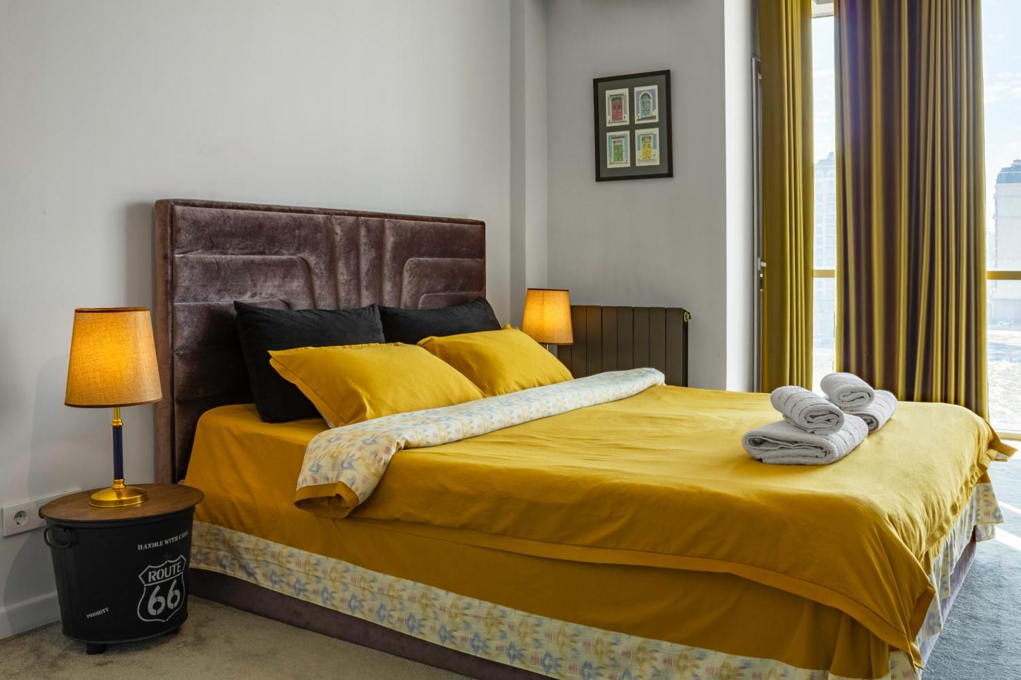 9Th And 6Th Floor Stylish Apartments With Mountainvista Biszkek Zewnętrze zdjęcie