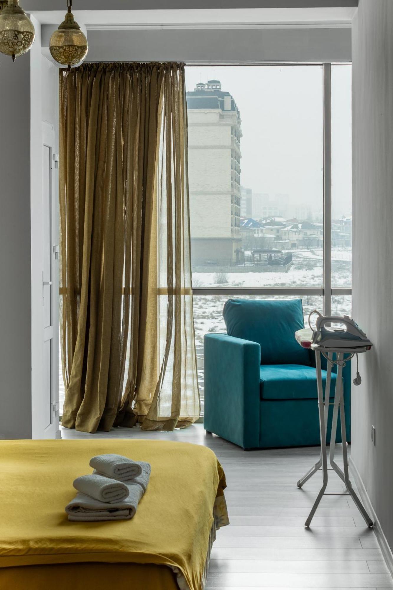9Th And 6Th Floor Stylish Apartments With Mountainvista Biszkek Zewnętrze zdjęcie
